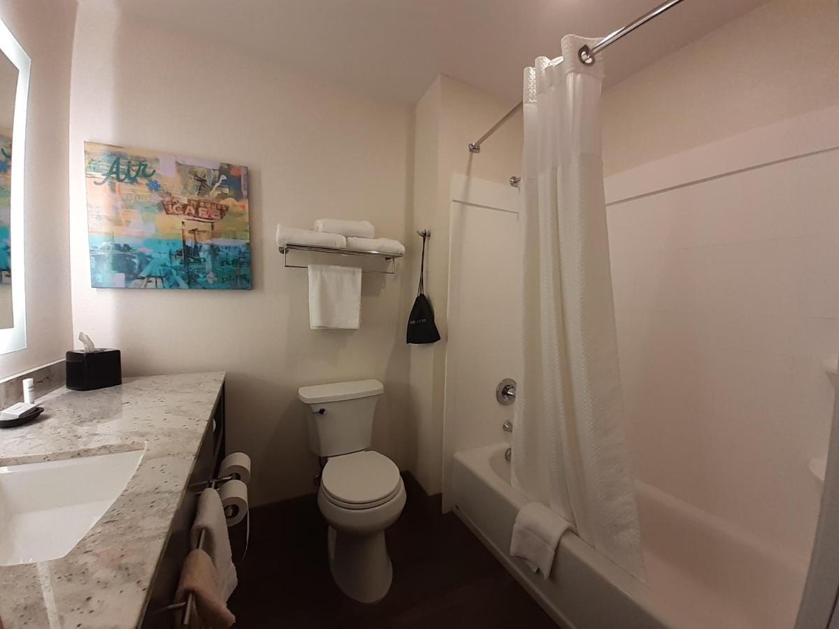 Simple Suites Boise Airport Bagian luar foto